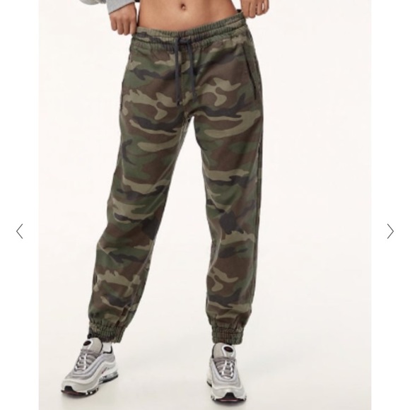 aritzia camo jogger pant - Picture 1 of 8